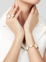 Magic Alhambra Between-the-Finger Ring - 18K Yellow Gold and White Mother-of-Pearl - Image 3