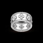 Perlée Clovers Ring, Medium Model - Rhodium-Plated 18K White Gold and Diamonds - Image 4
