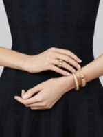 Perlée Clovers Ring, Medium Model - 18K Yellow Gold and Diamonds - Image 2