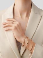 Perlée  Sweet Clovers Ring - 18K Rose Gold and Diamonds - Image 2