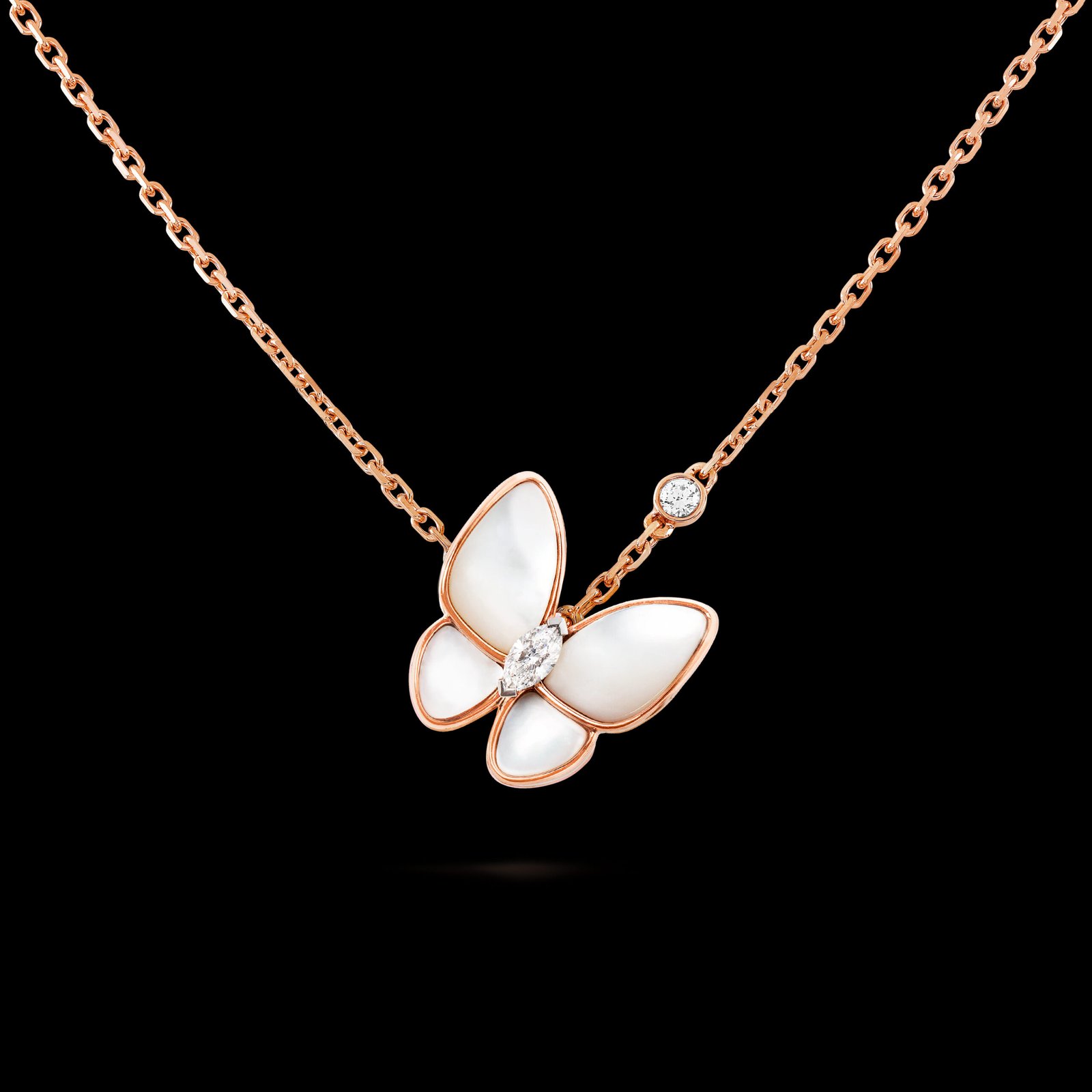 Two Butterfly吊坠 18K玫瑰金, 18K白金, 珍珠母贝, 钻石_梵克雅宝_Van Cleef & Arpels-73000元 (1) Two Butterfly Pendant Van Cleef & Arpels (VCA),Necklace - 18K Rose Gold, White Mother-of-Pearl and Diamonds - Image 1