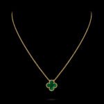 Vintage Alhambra Pendant - 18K Yellow Gold and Malachite - Image 4