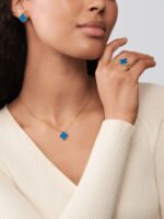 Vintage Alhambra Pendant - 18K Yellow Gold and Blue Agate - Image 7