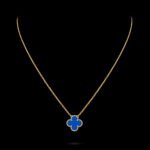 Vintage Alhambra Pendant - 18K Yellow Gold and Blue Agate - Image 5