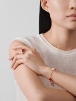 Vintage Alhambra Van Cleef & Arpels (VCA),Bracelet, 5 Motifs - Guilloch 18K Rose Gold and Carnelian - Image 5