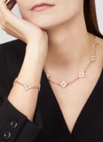 Vintage Alhambra Van Cleef & Arpels (VCA),Bracelet, 5 Motifs - Textured Rose Gold - Image 2