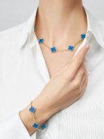 Vintage Alhambra Van Cleef & Arpels (VCA),Bracelet, 5 Motifs - 18K Yellow Gold and Blue Agate - Image 2