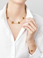 Vintage Alhambra Van Cleef & Arpels (VCA),Bracelet, 5 Motifs - 18K Yellow Gold and Tigers Eye - Image 3